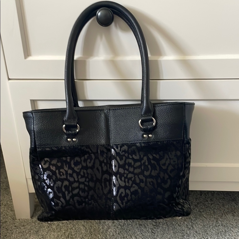 Gun Tote’n Mamas Traditional Open Top Tote Concealed Carry Purse- Black Leopard